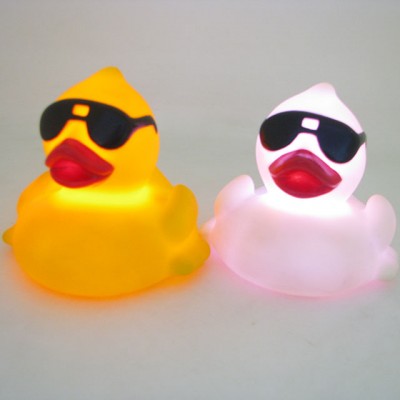 BPA free rubber duck flashing water light up bath rubber glasses duck for kid