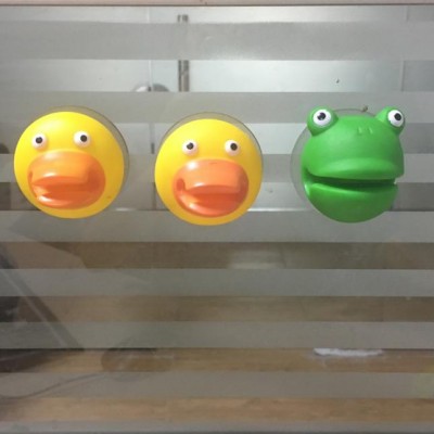 BPA Free Children Cute Duck Frog Animal Hanger Sucker Silicone Toothbrush Holder